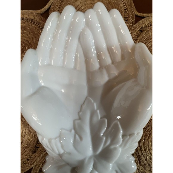 Vintage Westmorland Queen Victoria Open Hands Milk Glass Dish Candy Card Holder - Picture 7 of 9